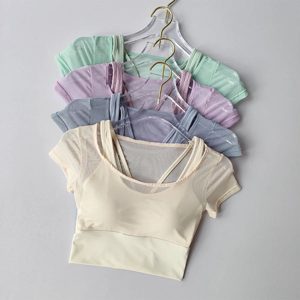 Women’s Pilates & Yoga Top – Chest Cushion & Quick-Dry